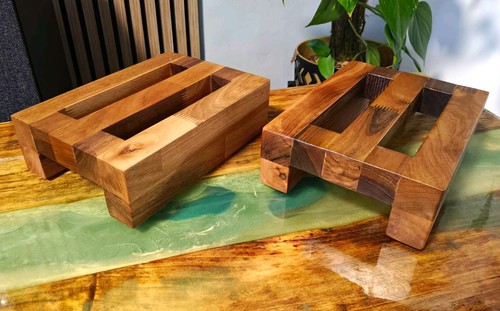 Solid walnut hifi speaker - solid,