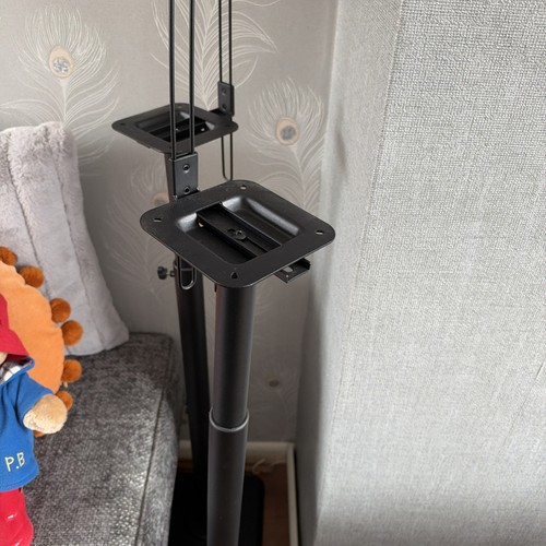Mounting dream speaker - speaker, stands