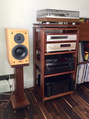Solid walnut wood speaker - walnut,