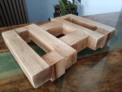 Solid ash speaker - ash, stands